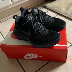 COPY - Nike black presto fly